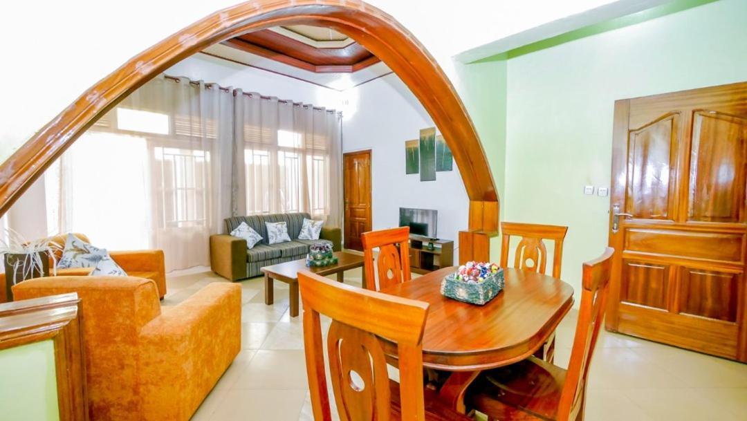 Da Vinci House Bed & Breakfast คิกาลี ภายนอก รูปภาพ